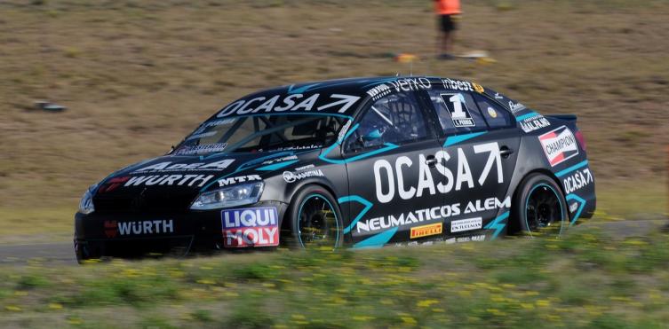 Turismo Nacional: Leonel Pernía logró la victoria en la segunda final del año