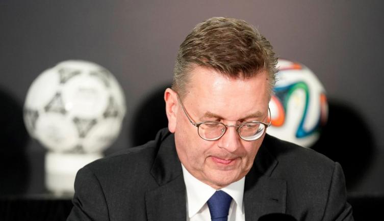 El presidente de la Federación de Fútbol alemán renunció por un curioso motivo