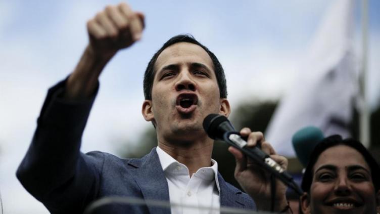 Guaidó llama a los trabajadores públicos a rebelarse contra Maduro