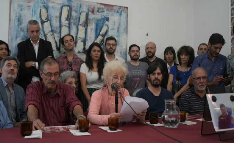 Un exilio, promesas de análisis y un abrazo que tuvo que esperar 42 años: la historia de la nieta 129