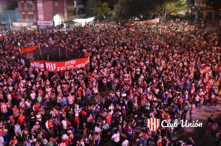 Unión celebró con sus hinchas los 112 años de vida