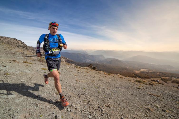 Pau Capell histórico en la Patagonia: ganó en 19 horas una carrera de montaña de 160 kilómetros