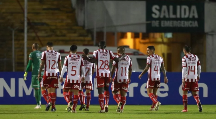 Unión no supo capitalizar la ventaja de 2 a 0 y quedó eliminado por penales de la Sudamericana 