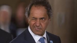 Scioli insistió en que será candidato 