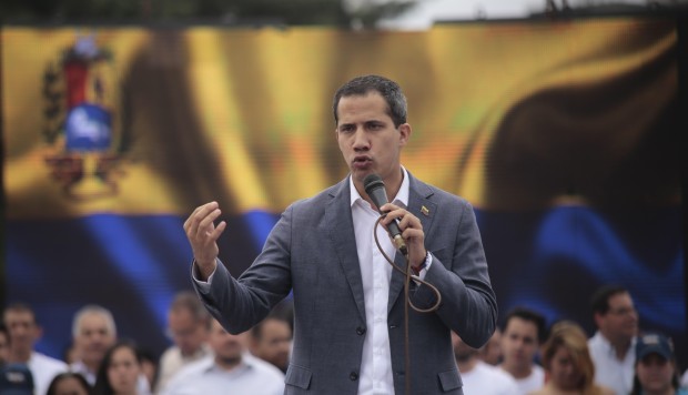 Guaidó pidió seguir en las calles: 