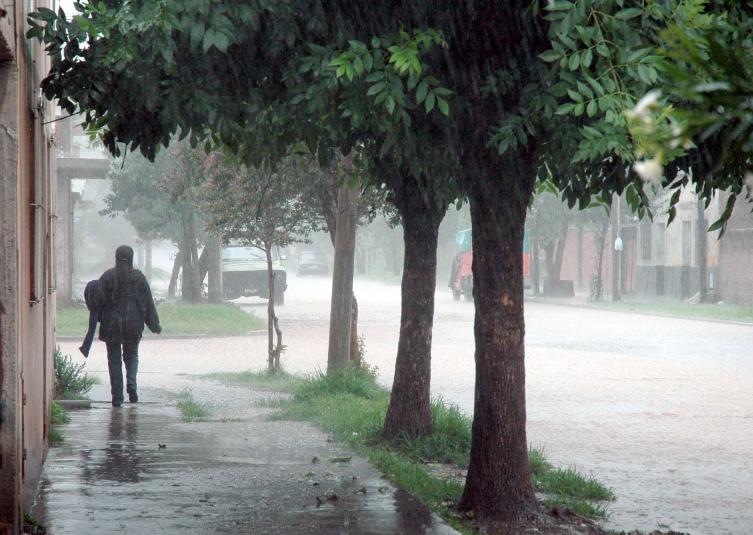 Alerta por “lluvias y tormentas fuertes” para  Santa Fe 