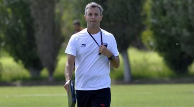 Lavallén entrena pensando en el armado del equipo para los partidos de las Copas