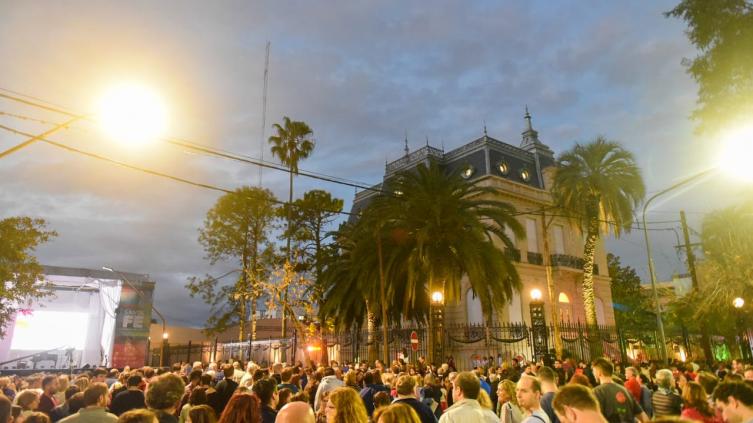 Más de mil santafesinos visitaron la restaurada Casa de la Cultura