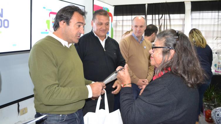 La provincia entregó 21 viviendas y 15 escrituras