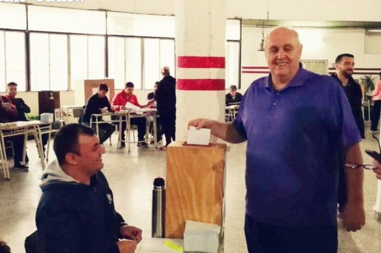 Spahn ganó las elecciones de Unión y es otra vez presidente
