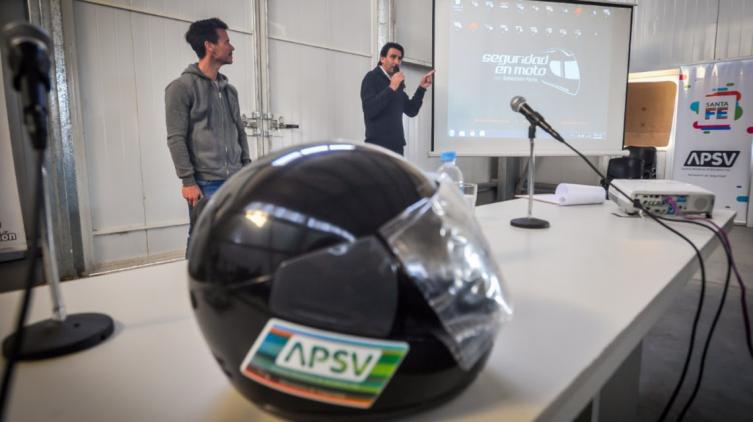 Sebastián Porto y Mauricio Gallardo disertarán sobre conducción segura en moto