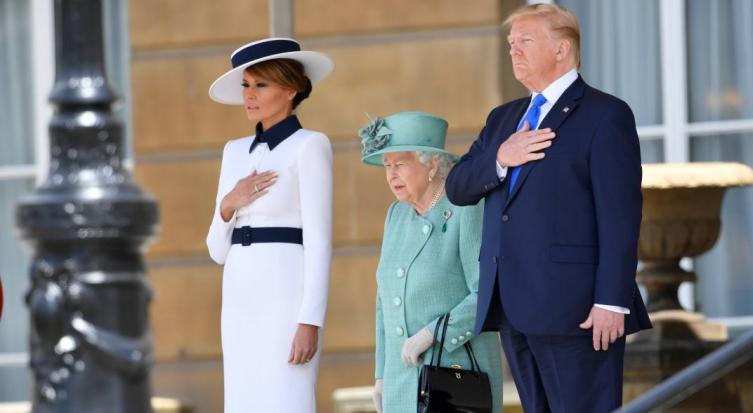 Trump se reunió con la reina Isabel II en Gran Bretaña