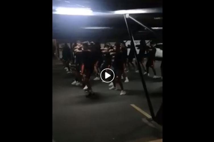 Los All Blacks hicieron el Haka en Puerto Amarras