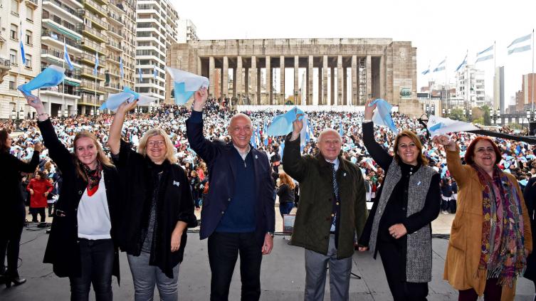 Lifschitz participó del acto de Promesa de Lealtad a la Bandera
