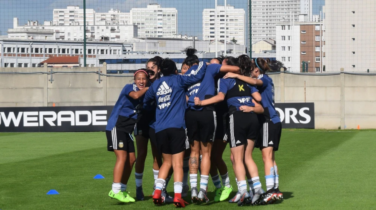 La Selección femenina se prepara para enfrentar a Inglaterra