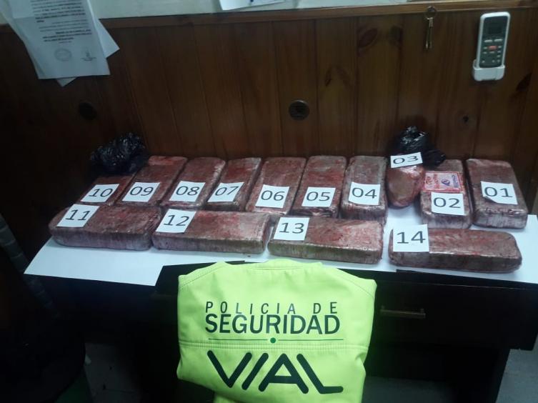 Policía Vial secuestró casi 10 kg de marihuana en un control 