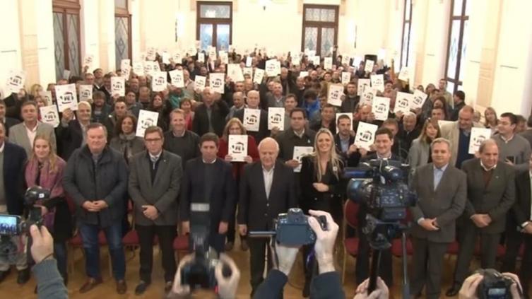 Firma de convenios del programa ilumina tu provincia