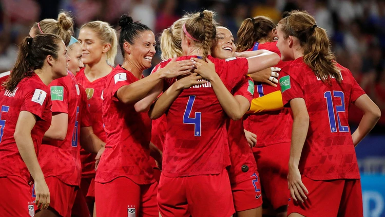 Estados Unidos venció a Inglaterra y jugará la final del Mundial de Francia