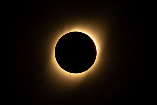 Las mejores imágenes del eclipse de Sol en Argentina