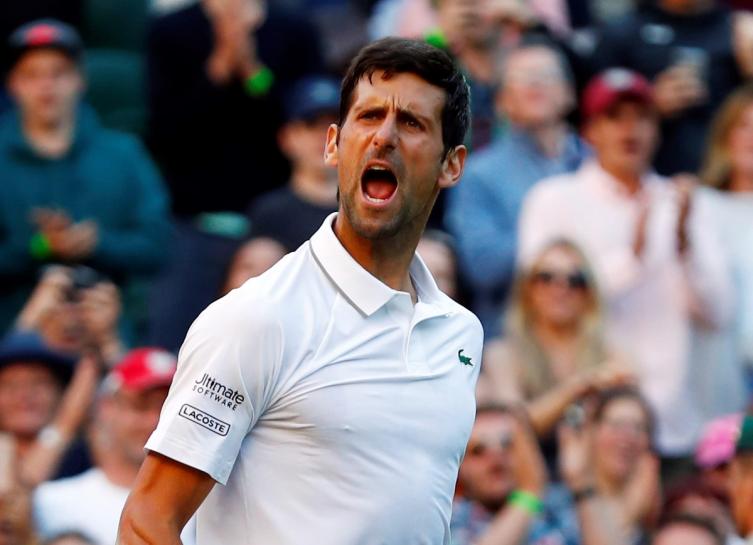 Djokovic sigue firme en un día sin grandes sorpresas en Wimbledon