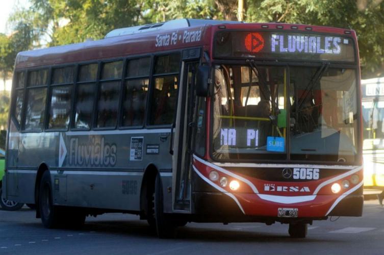 Por un reclamo salarial, Fluviales no brinda el servicio Santa Fe- Paraná este viernes