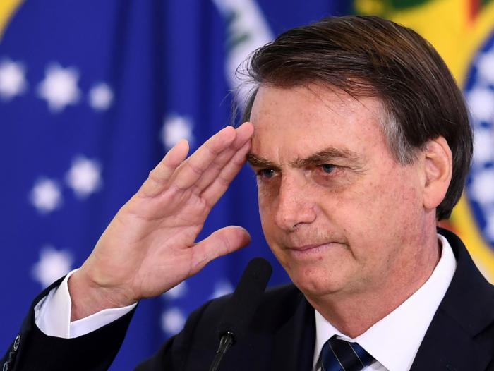 Bolsonaro dice que nombrar a su hijo como embajador en EE.UU. no es nepotismo