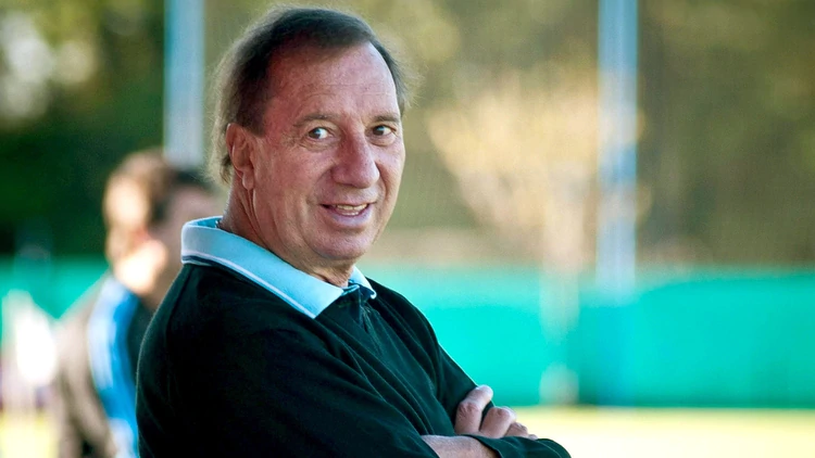 Preocupación por el estado de salud de Carlos Bilardo