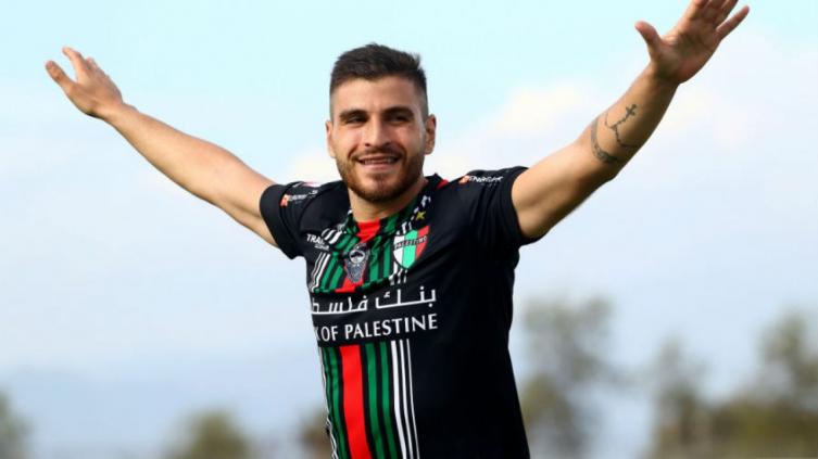 Julián Fernández llega a Rosario para firmar en Newell's