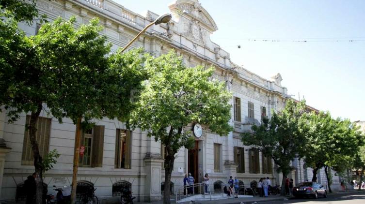 Robo a mano armada en el Registro Civil