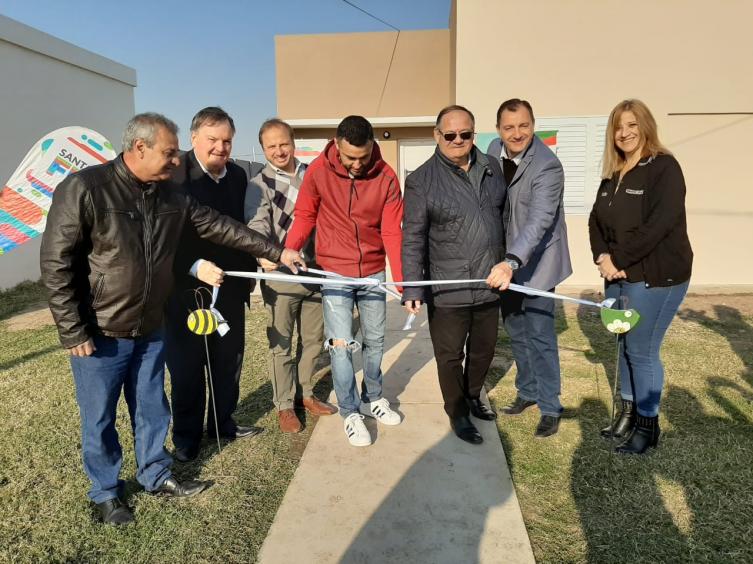 Se inauguraron cinco viviendas en Villa Trinidad 