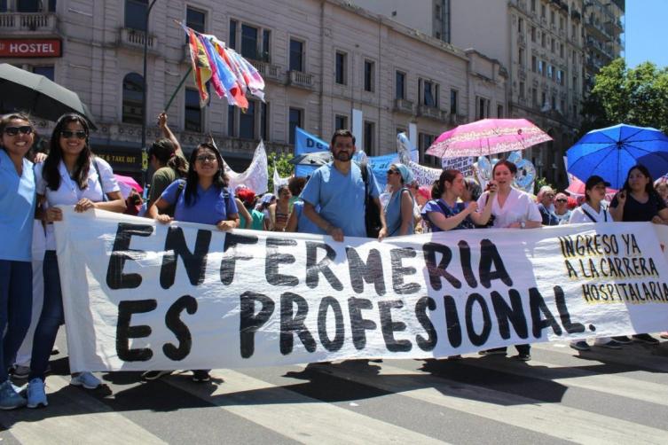 Los licenciados en enfermería cada vez más cerca de ingresar al escalafón profesional