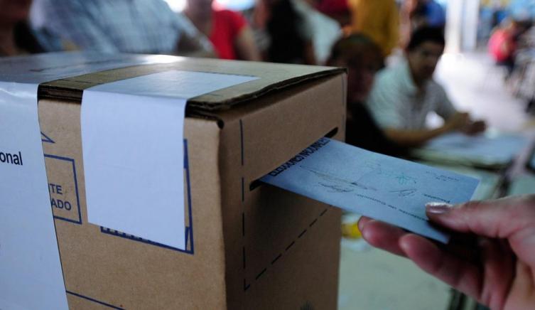 La Fiscalía Electoral recibió 350 denuncias en las PASO y dispuso una guardia