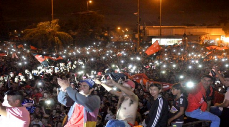 Los hinchas de Colón preparan un banderazo
