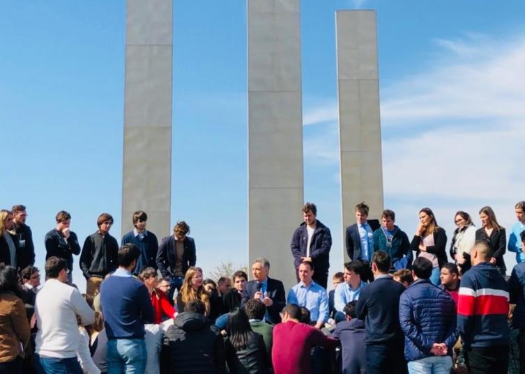 “La mejor forma de defender la Constitución es acatándola”
