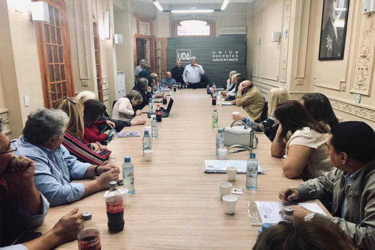 UDA pide al Gobierno que declare la emergencia educativa, nutricional y alimentaria