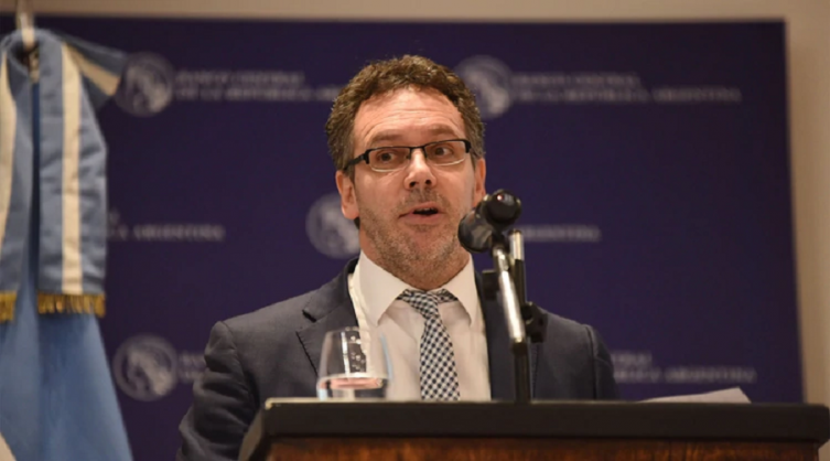 Guido Sandleris dijo que están negociando con el FMI por el incumplimiento de las metas monetarias