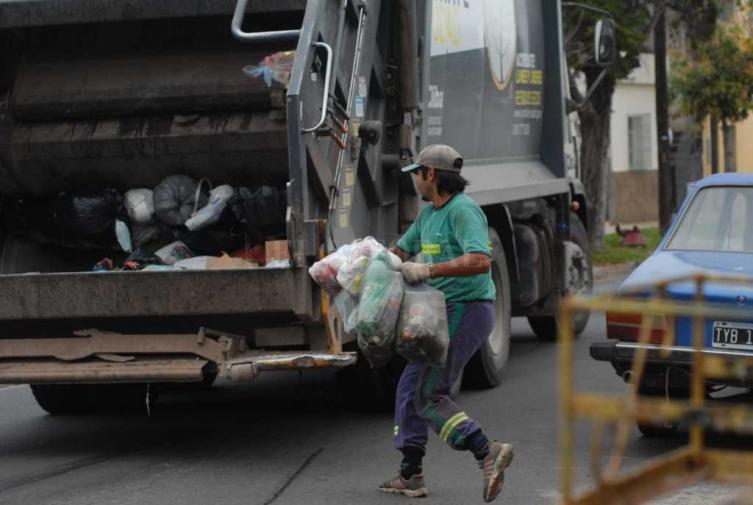 Sin recolección de residuos en algunos barrios