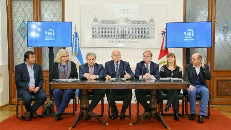  “Que se haga cargo de la crisis económica y social que generó” 