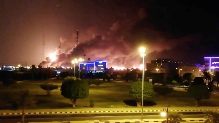 Atacan con drones dos instalaciones del gigante petrolero saudita Aramco