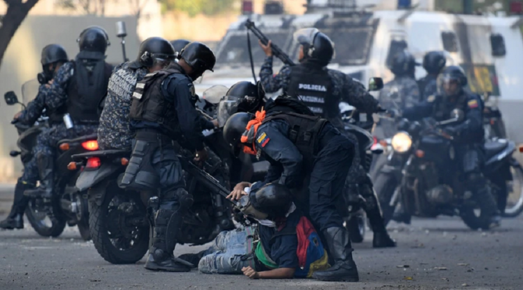 El gobierno argentino presentará en La Haya un informe sobre las graves violaciones a los derechos humanos en Venezuela