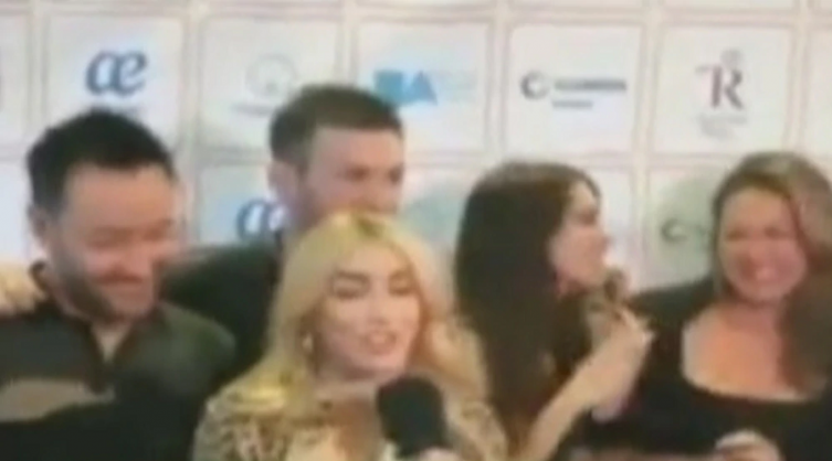 El incómodo momento de Tini Stoessel tras el abrazo de Axel: la respuesta del cantante