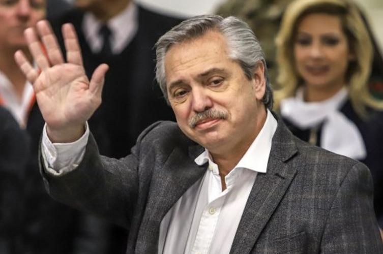 Fernández: si llega a presidente hará frente a la deuda con una 