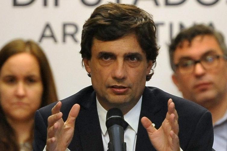 Lacunza aseguró que el dinero del FMI se usó para pagar las deudas