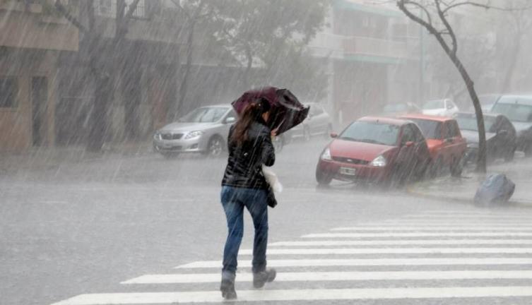 Rige un alerta por tormentas fuertes 