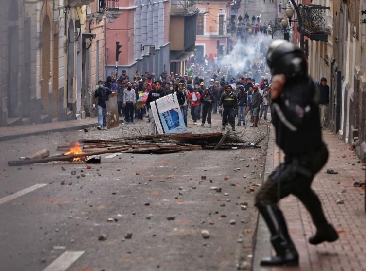 Ecuador: Acosado por protestas, Moreno mudó la sede de Gobierno a Guayaquil