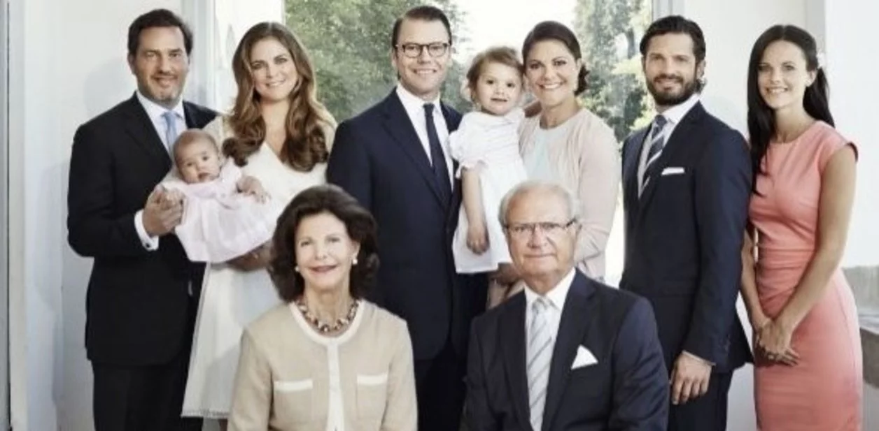 El Rey de Suecia le sacó el título real a cinco de sus nietos