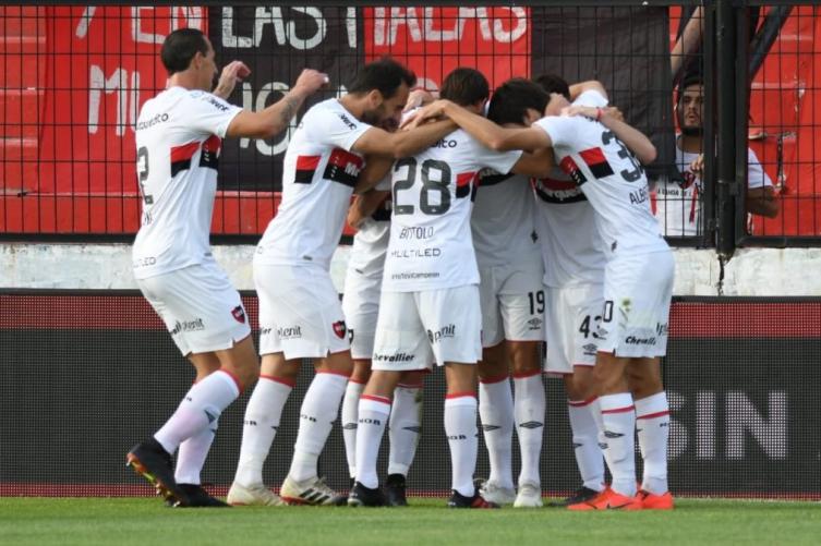 Newell's venció a Patronato y ahora piensa más en la punta que en los promedios