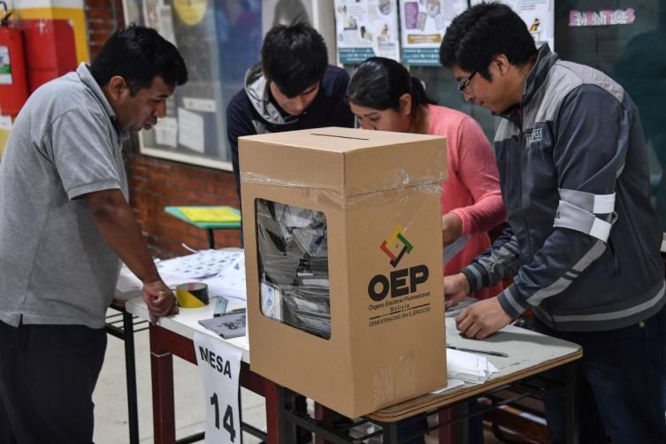 Se reanudó ella conteo de votos en Bolivia