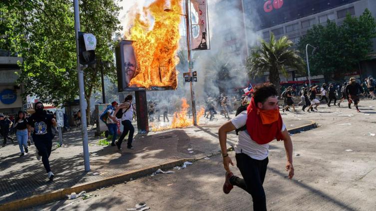 Ya son 19 los muertos durante las masivas protestas en Chile