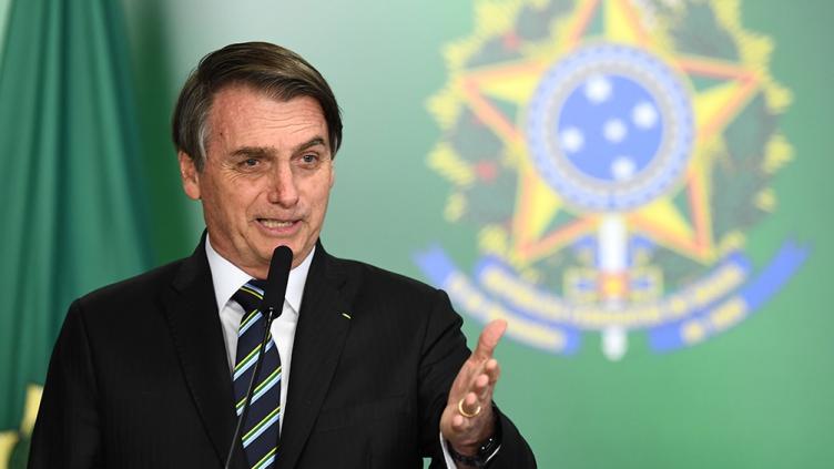 Bolsonaro amenazó a los anunciantes del diario Folha de Sao Paulo